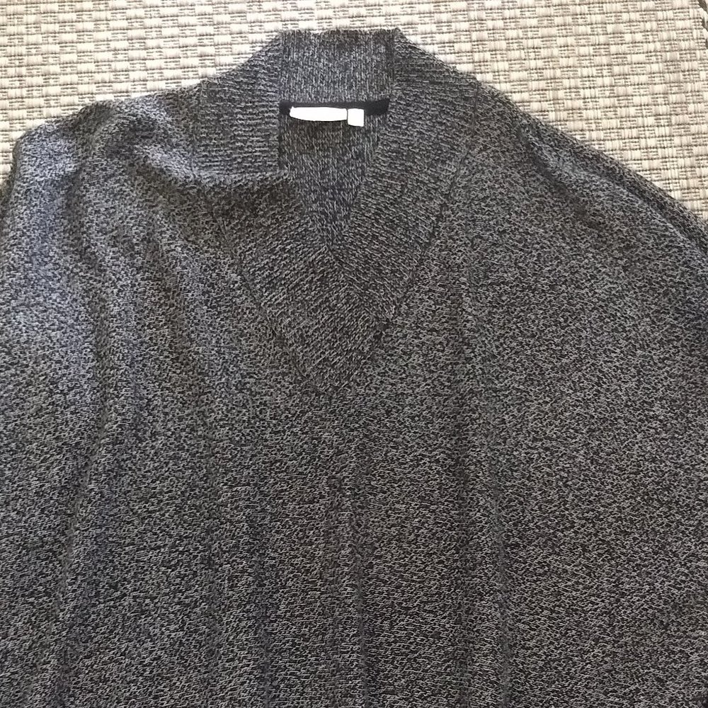 Women's R D Style Sweater Size Medium - Picture 2 of 7